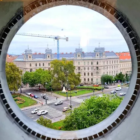 アパート Andrassy Prestige