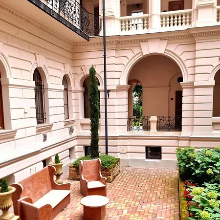 Andrassy Prestige * ブダペスト